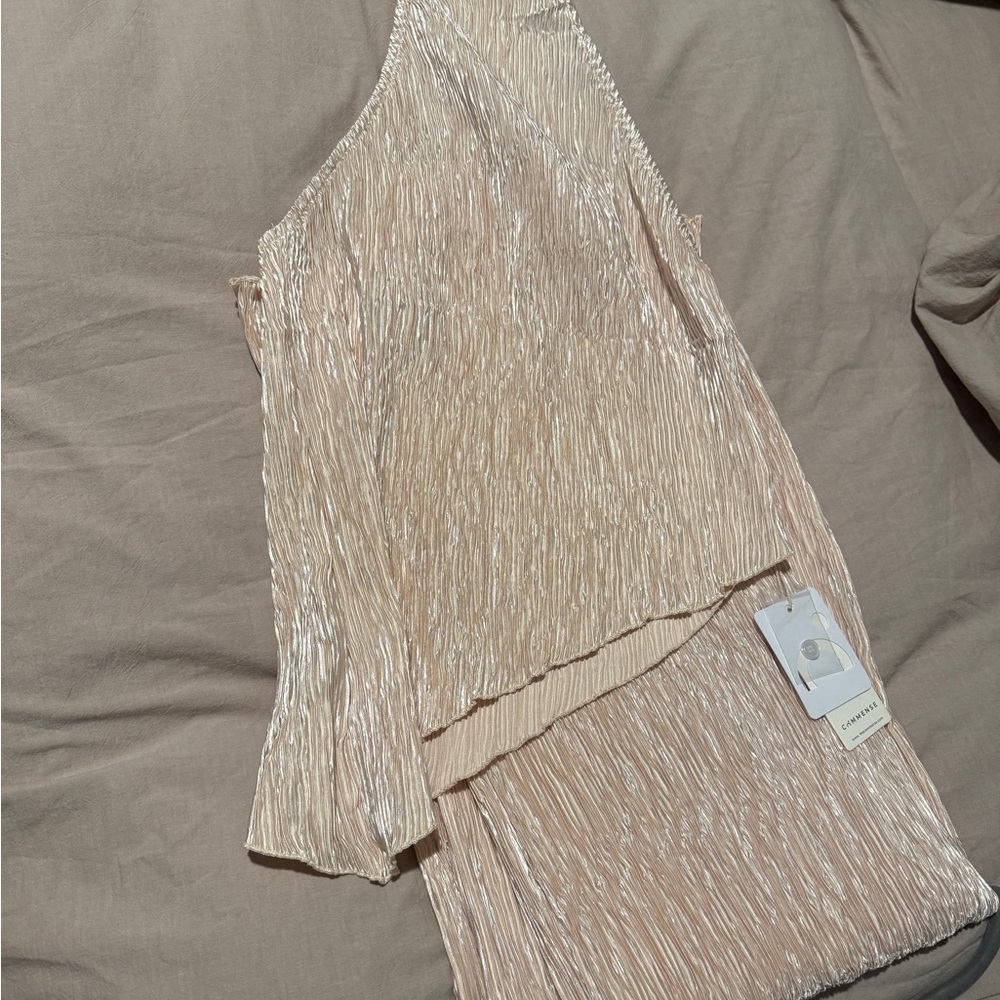 Asymmetric Halter Crop Top With Wide Leg Pants Set - Picture 3 of 3